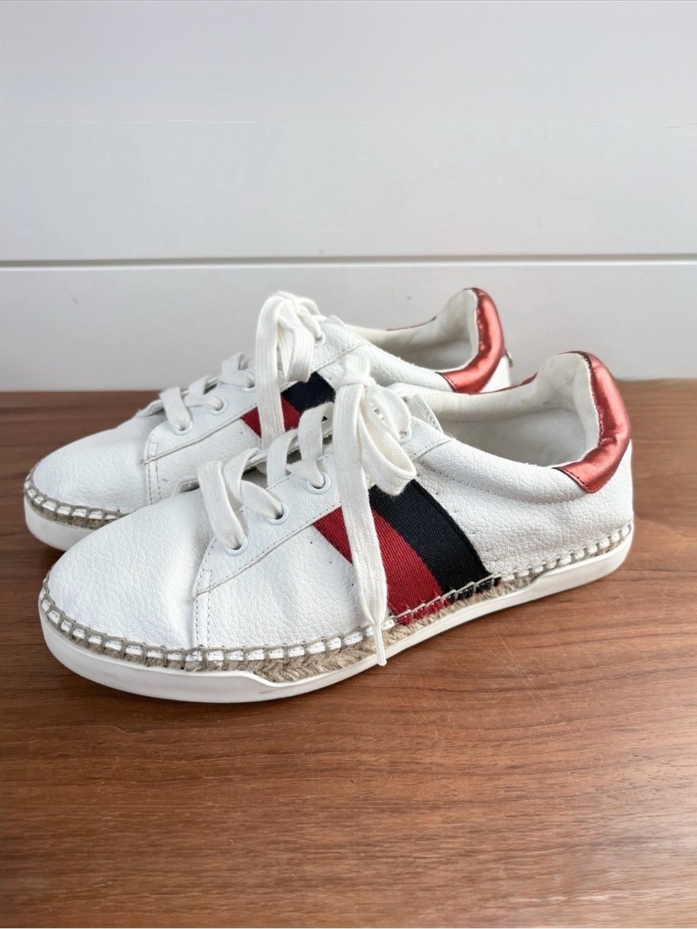Steve Madden Women's Lex Espadrille White Sneakers Shoes Red Stripes 6 M Classic - Picture 9 of 9